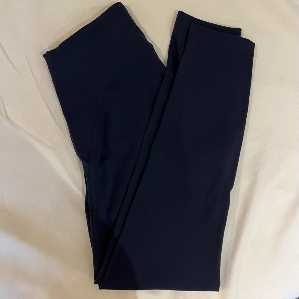 Navy Blue Lululemon leggings size 6. 7/8 length.